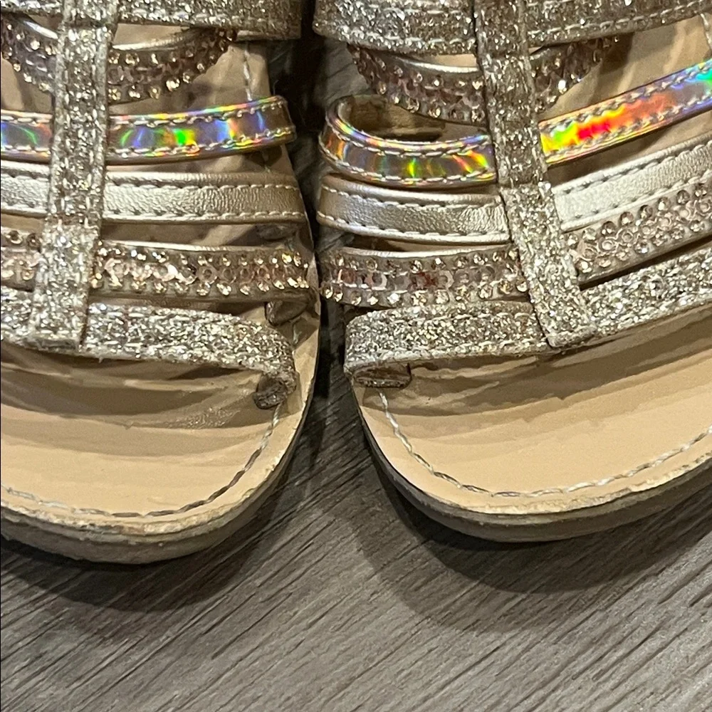 Olive & Edie Gladiator Style Shoes Girl’s Size 8 Strappy, Zipper, Gold, Sparkly
